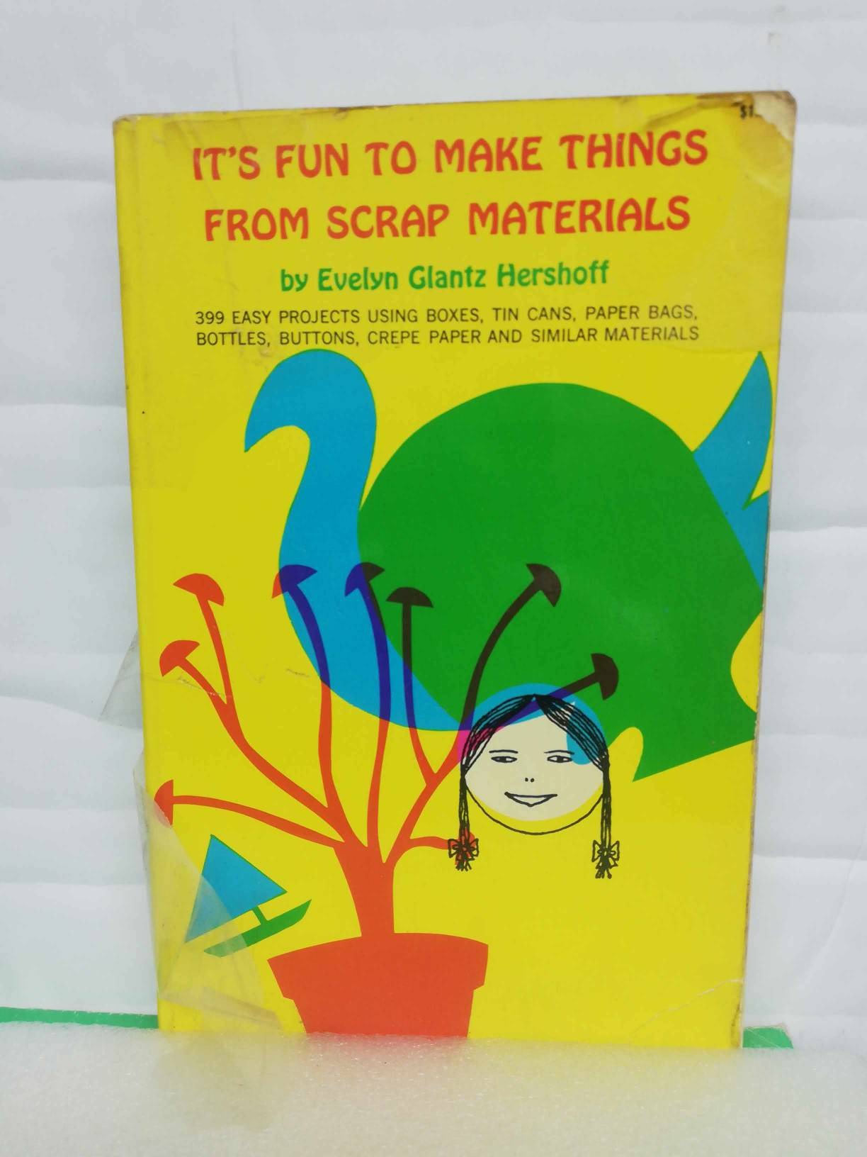 کتاب Its Fun to Make Things from Scrap Materials